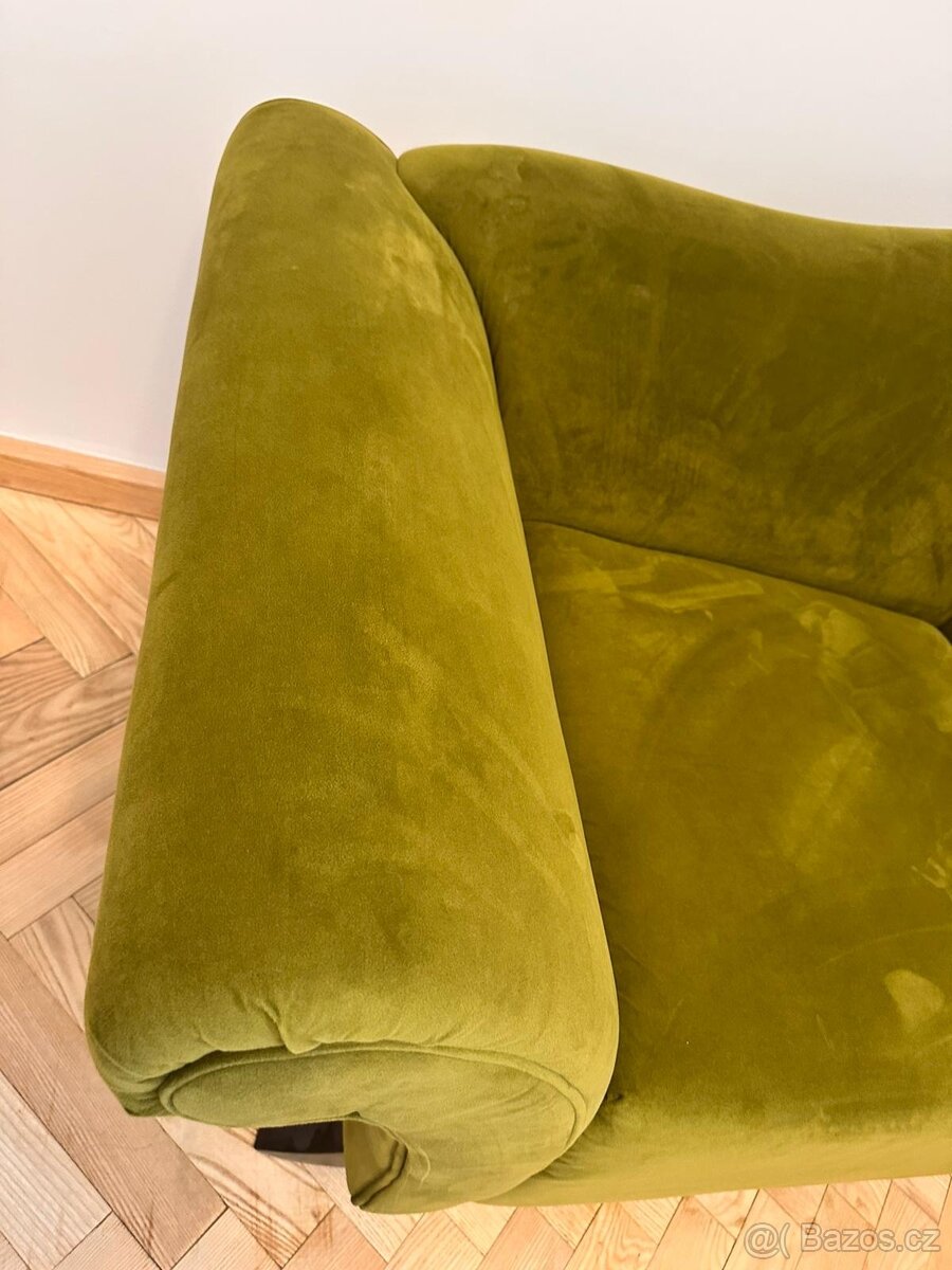 Zelený sametový gauč - 5