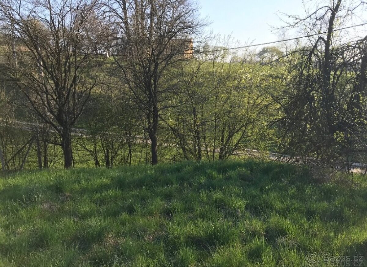 Pozemek k prodeji Svárov u UH - 1084m2 - 5
