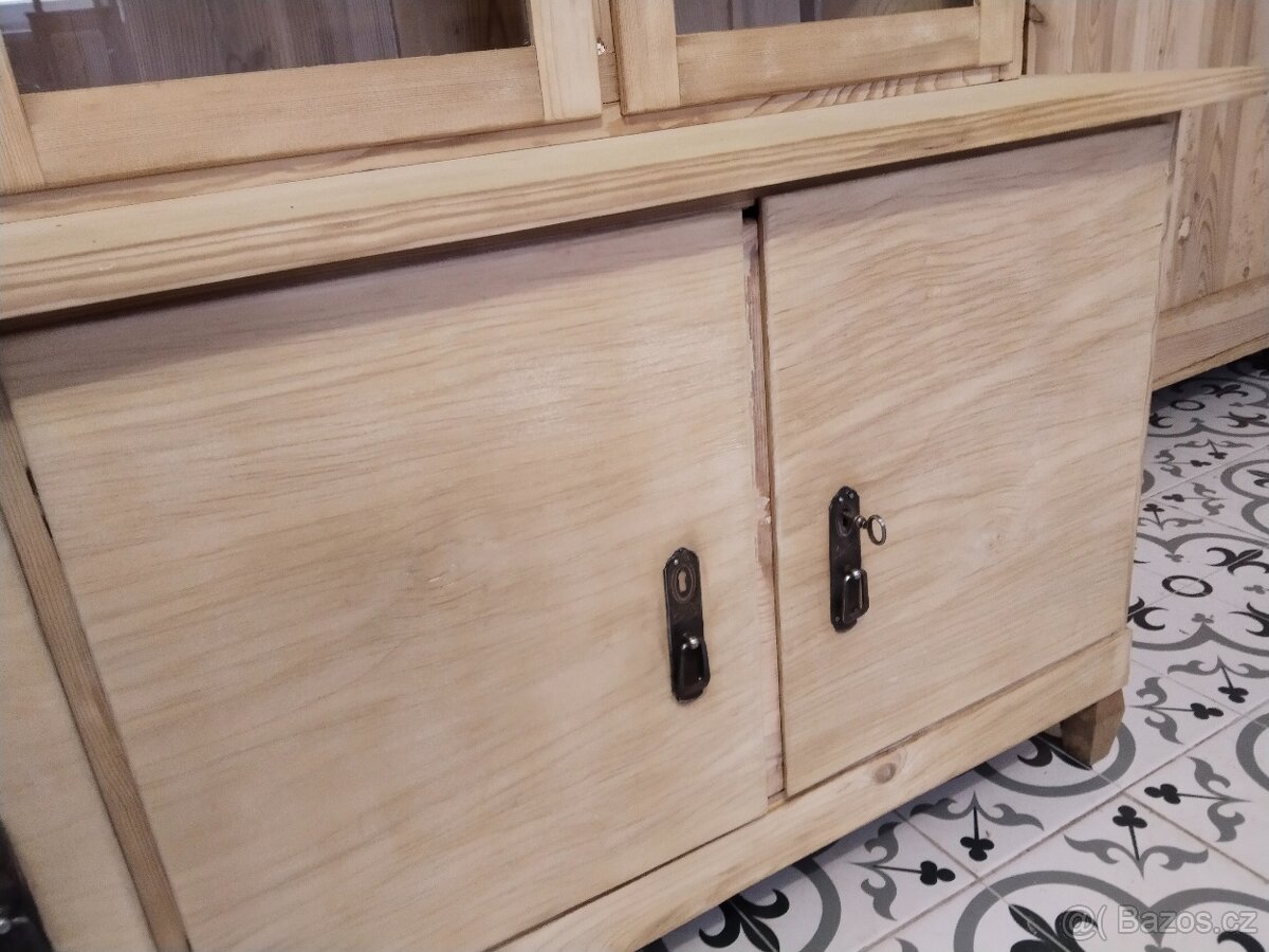 Stará knihovna, vitrína po renovaci - 5