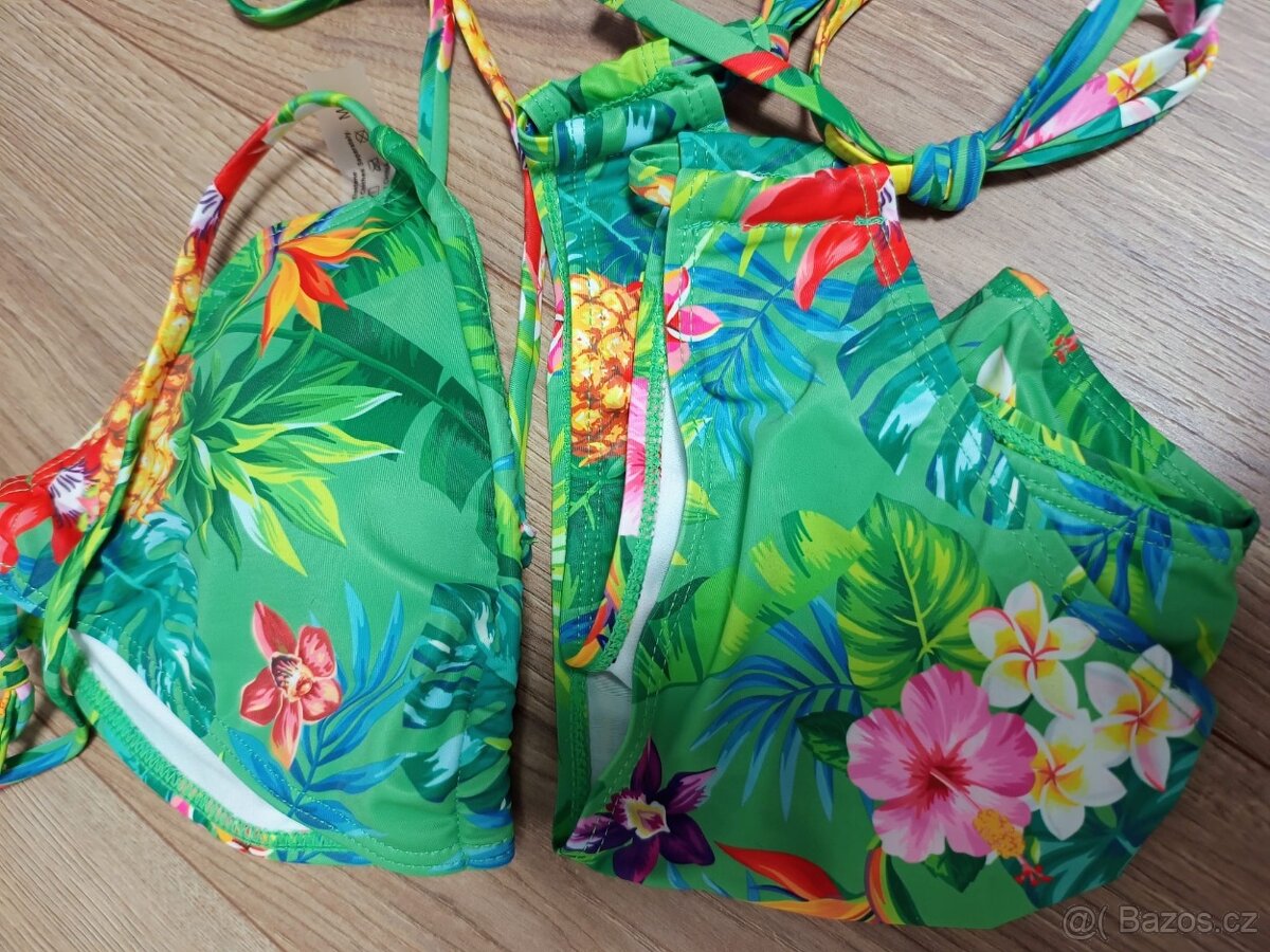 Nové dvoudílné plavky S - 5