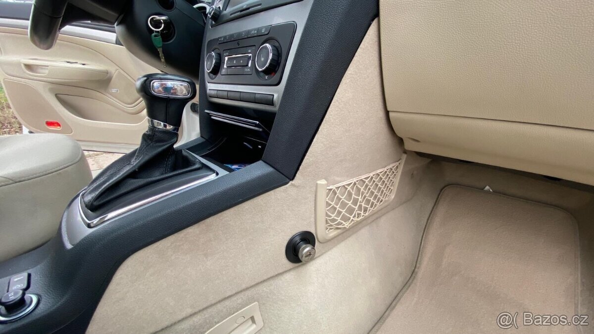 Béžový interiér Octavia 2 fl combi - 5