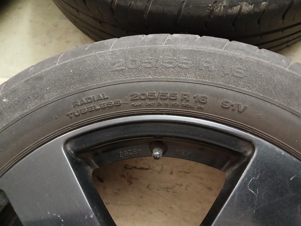 Alu kola Dezent černá R16 s pneu - 5