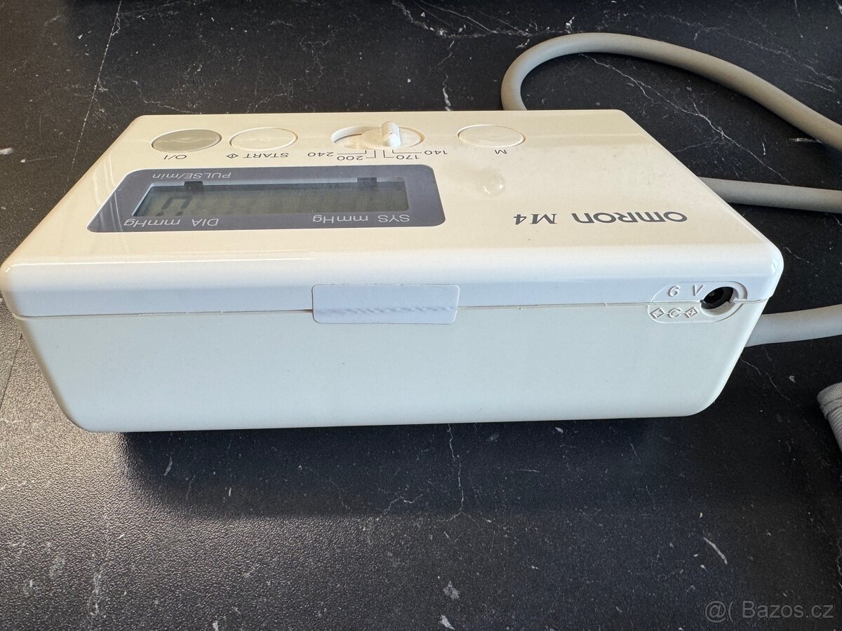 Digitální tlakoměr Omron M4 - 5