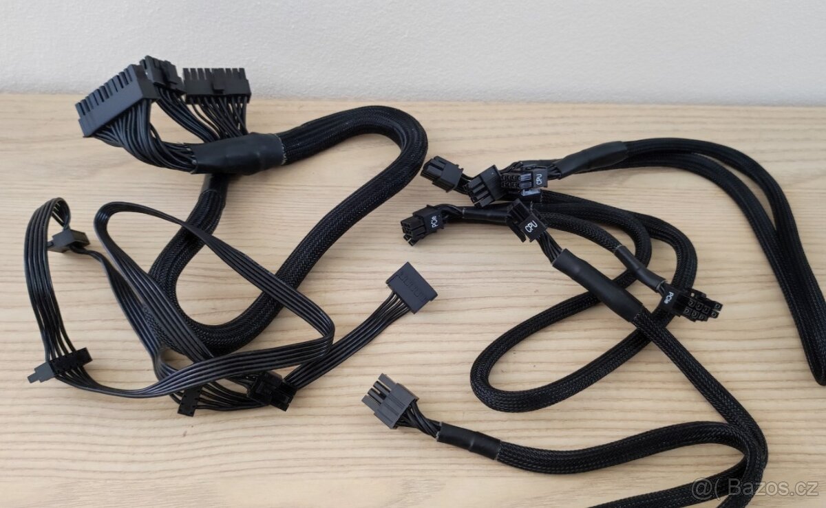 Corsair zdroj 750W Gold - 5