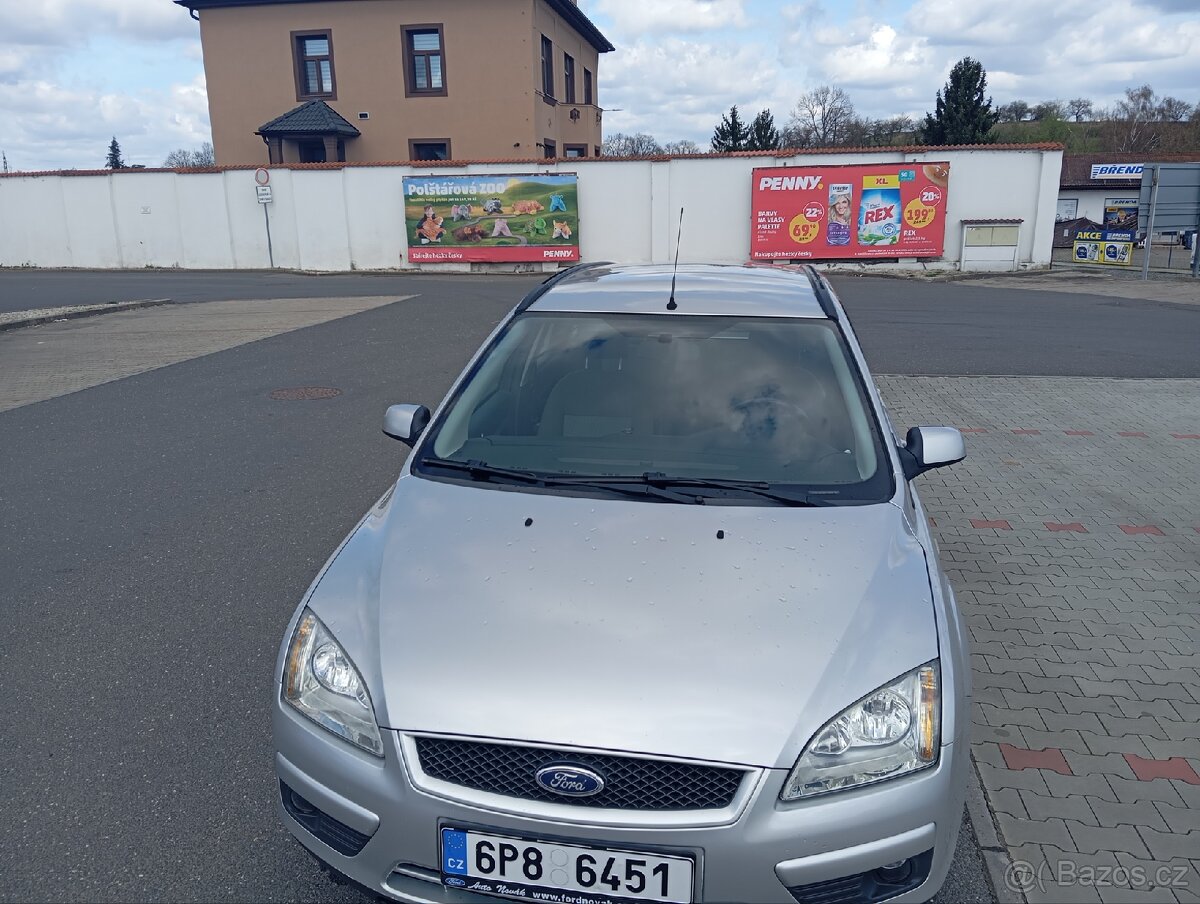 Ford Focus 1.6 benzín - 5