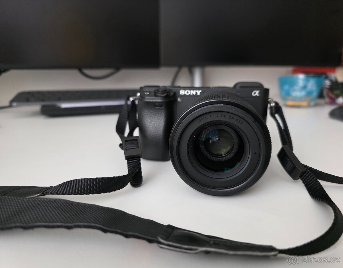 Sony A6300 + Sigma 30mm f1.4 - 5