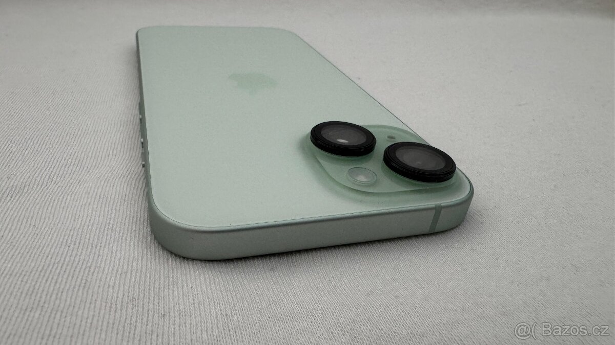 iPhone 15 / 256GB - Green - 5