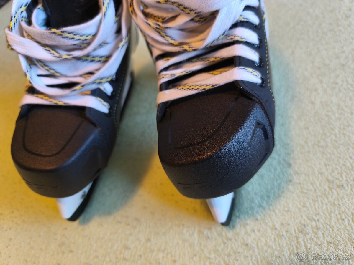 Brusle CCM Tacks 9060 Junior velikost 3 /35 - 5