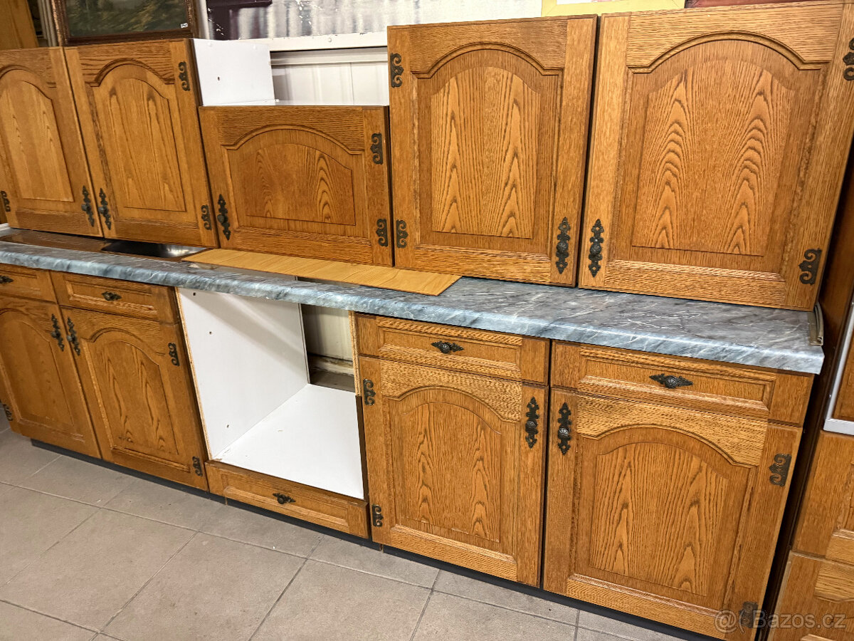 Dubová kuchyňská linka 370cm s lednicí - 5