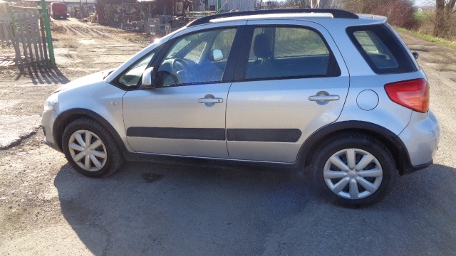 Suzuki sx4 1,5i 82KW, M15A Rozprodám na náhradní díly - 5