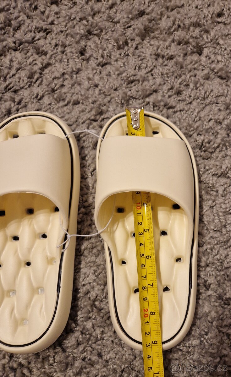 Lehoučké nazouváky k vodě - 5