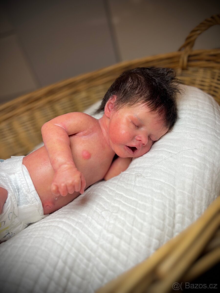Silikonové reborn miminko. Dá se koupat a vylučuje. - 5