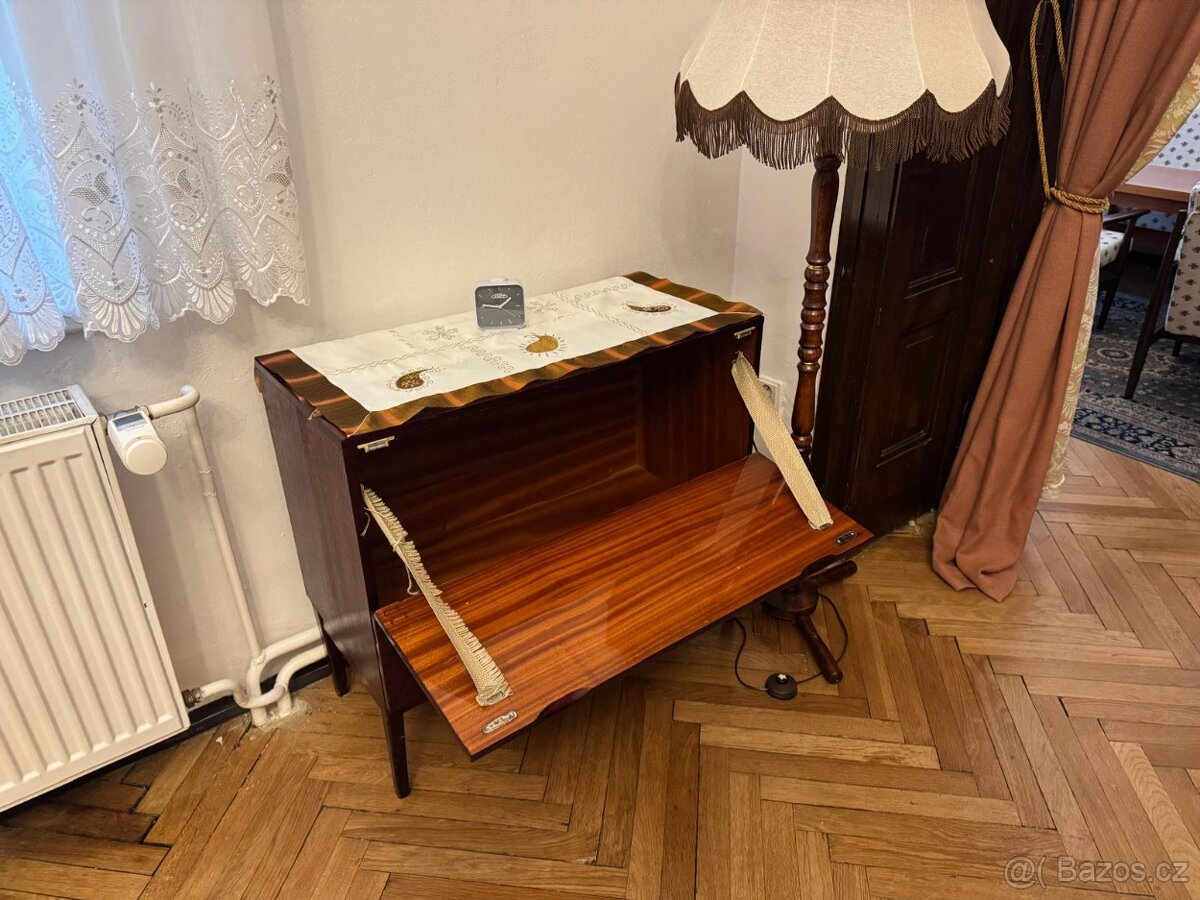 retro nábytek 70. léta - 5