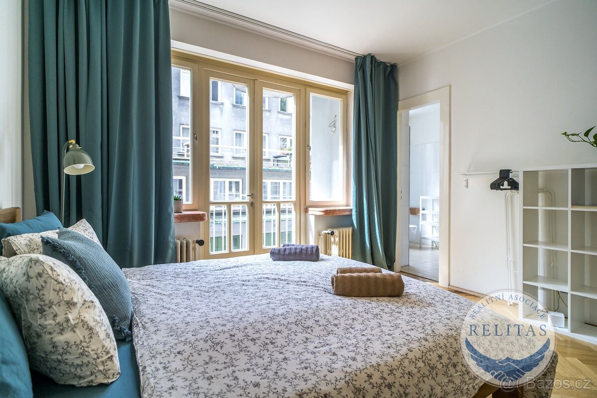 Pronájem klimatizovaného bytu 4+kk, 124 m² + 2xB, 3 neprůcho - 5