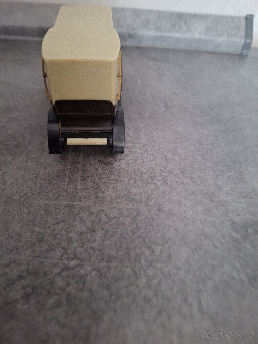 Staré autíčko Igra - 5