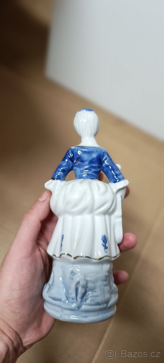 porcelánová figurka hudebnice - 5