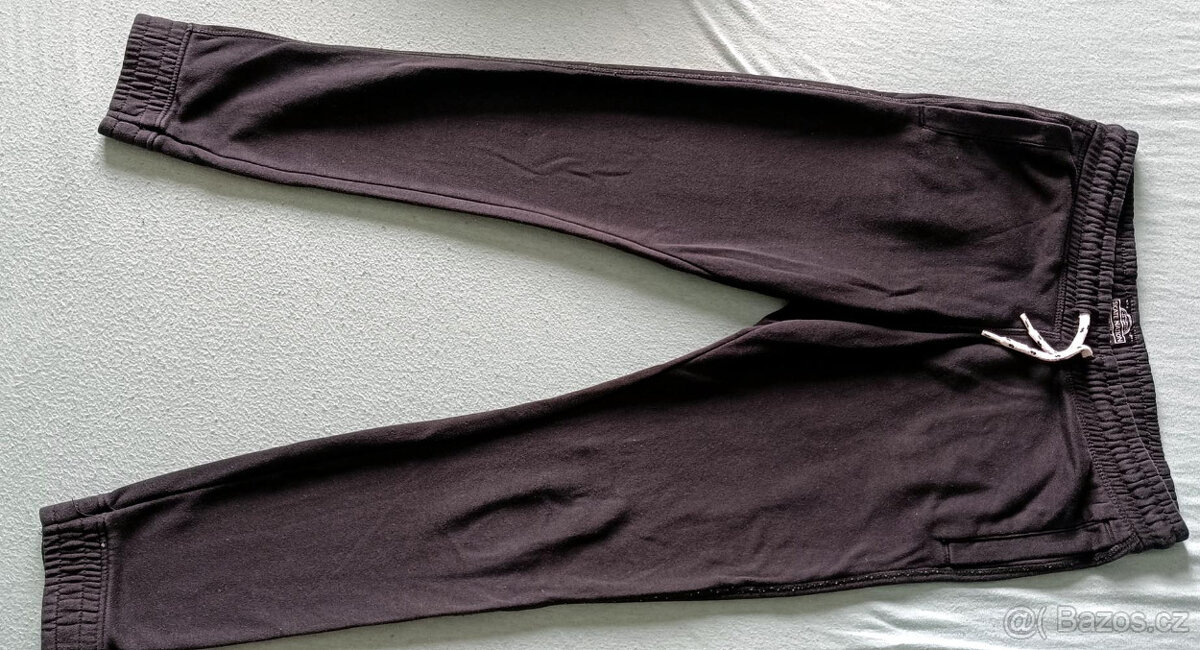 Oblečení po dětech - trička a tepláky - 5