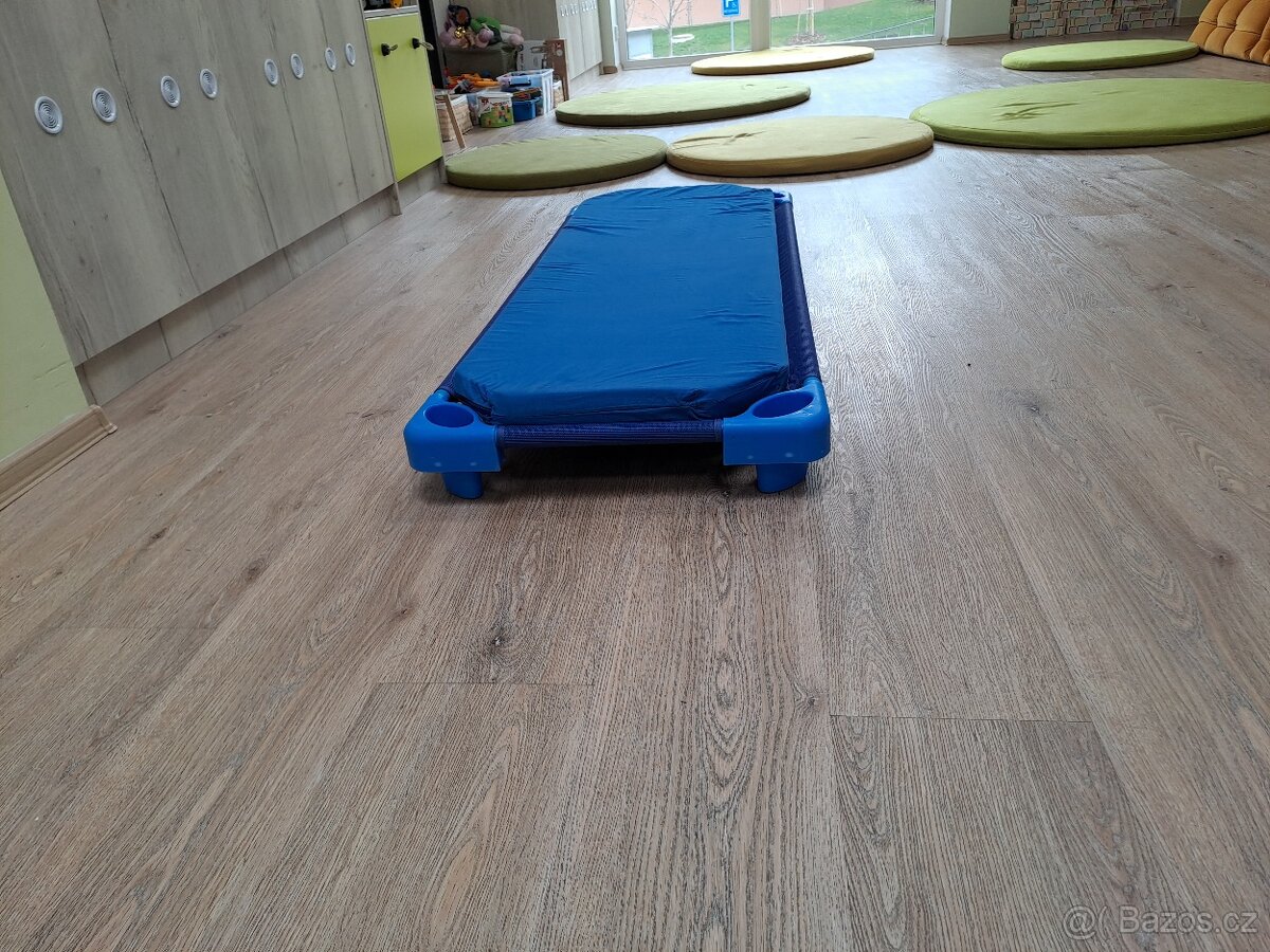 Lehátko stohovatelné dětské - 5