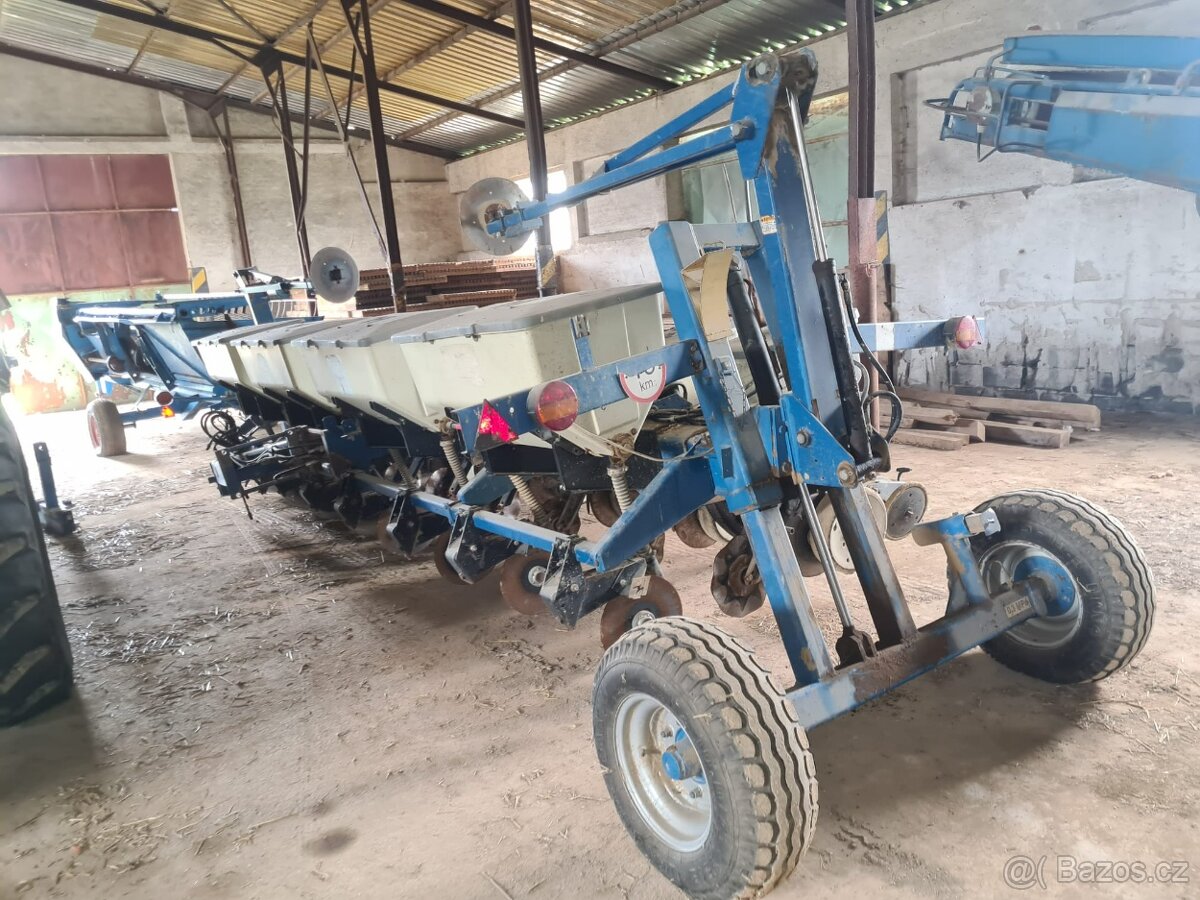 Secí stroj Kinze 3000 8 řádků - 5