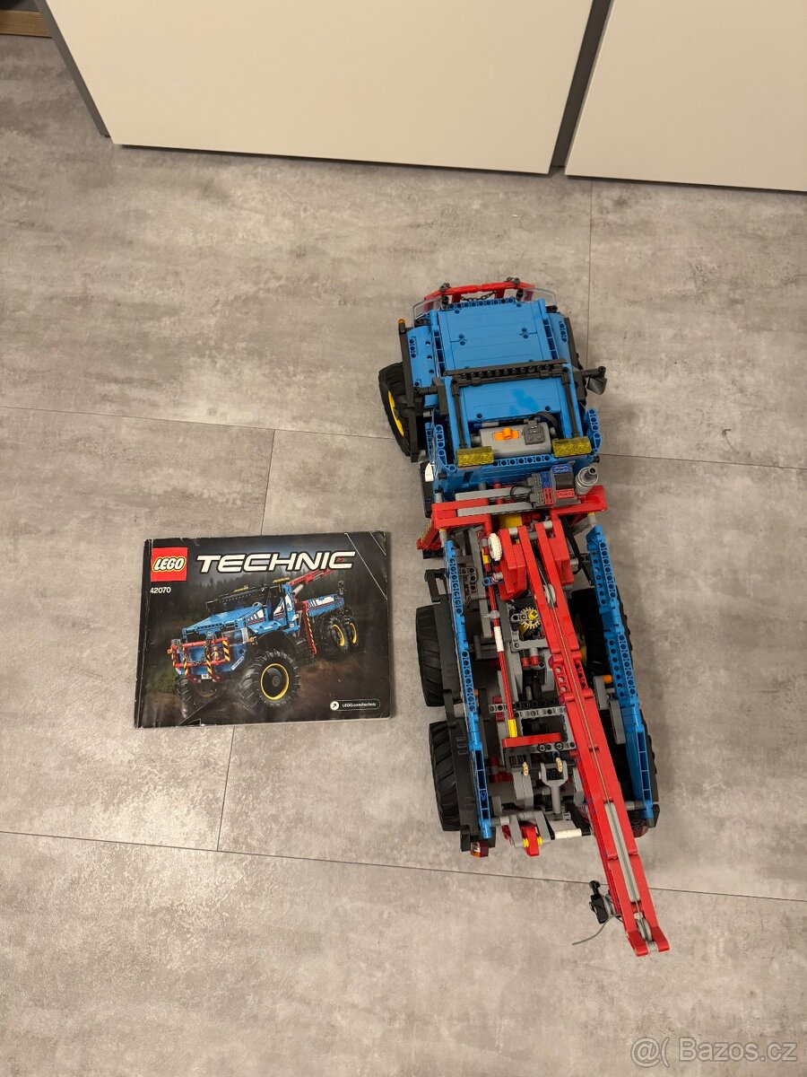 LEGO TECHNIC 42070 - 5