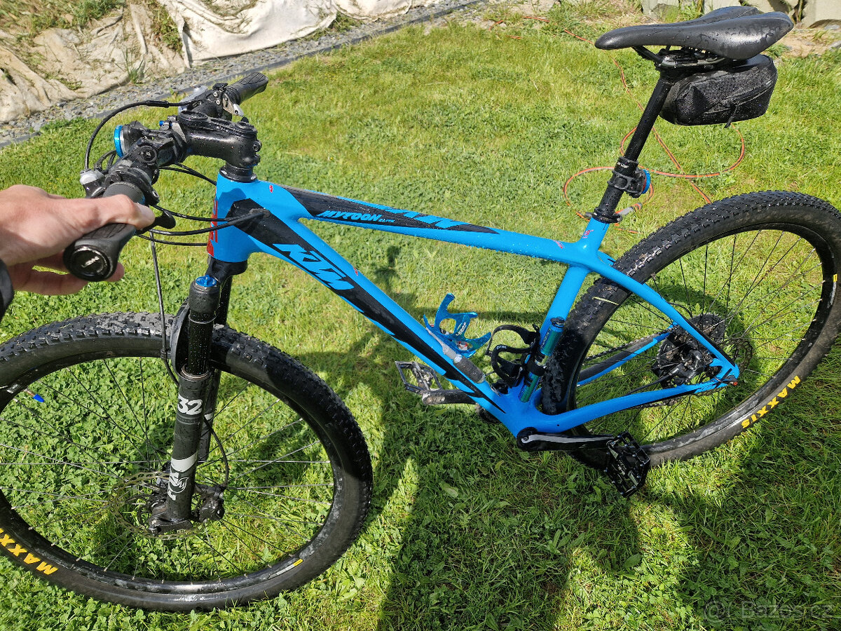 KTM Myroon Elite - carbon, velmi malo jete, 10,7kg - 5