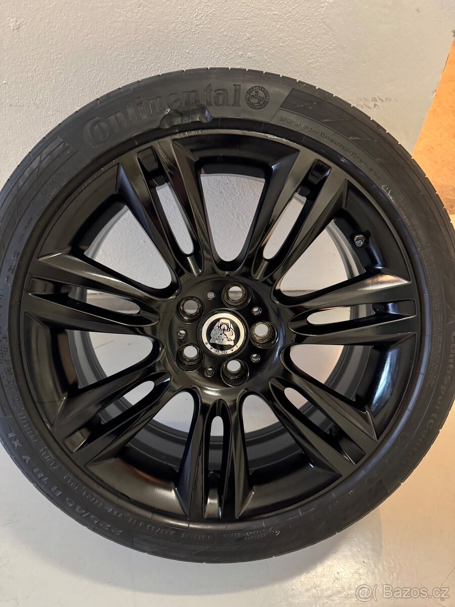 ČERNÁ LESKLÁ ALU KOLA 18″ | Jaguar XE 5×108 | - 5