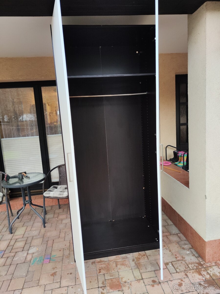 Šatní skříň - dvířka bílý lesk - 5