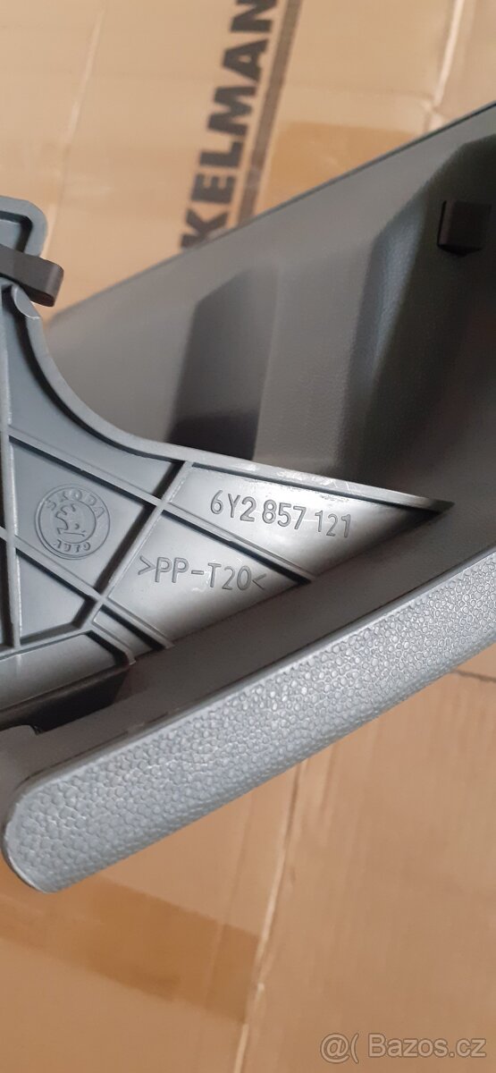 Víko schránky Fabia 1 (Anglie) - 5