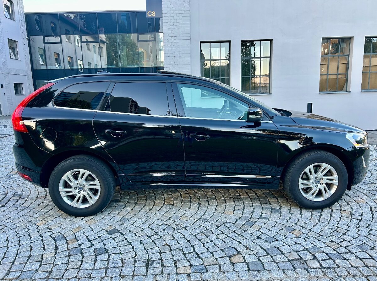 VOLVO XC60 2.4D5 158KW 4x4 MANUÁL Bi-XENON-NAVI-PANORAMA-PDC - 5