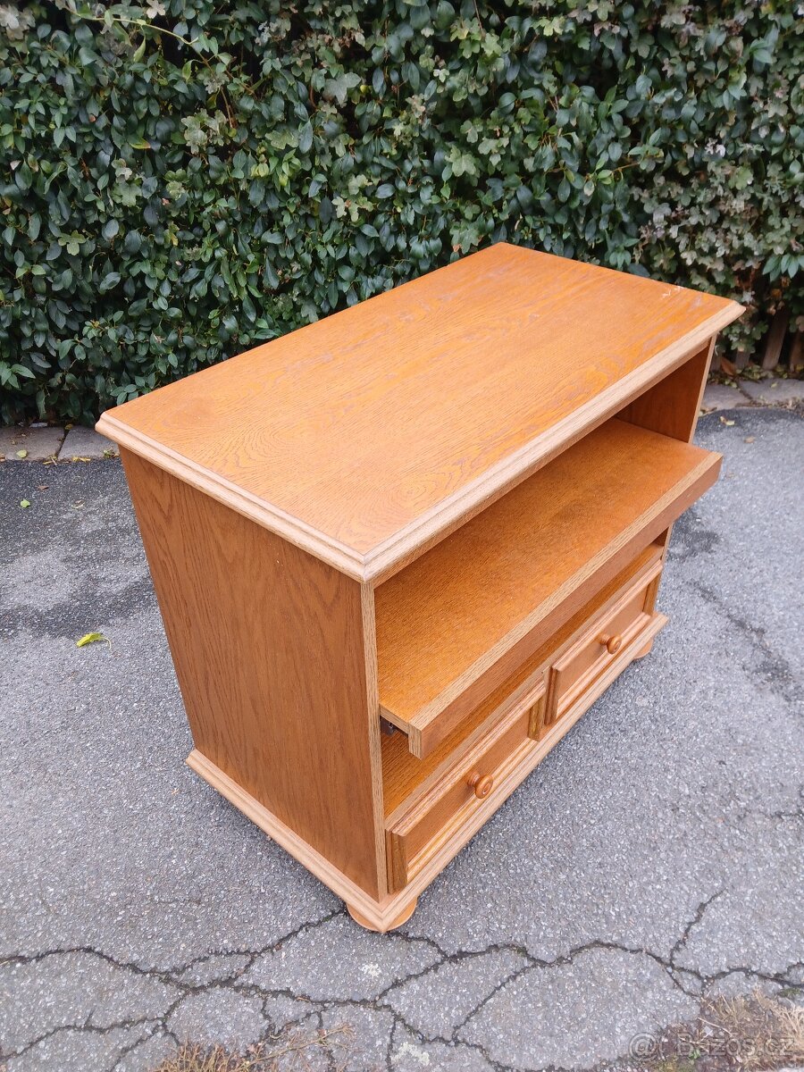 Televizní stolek - 5