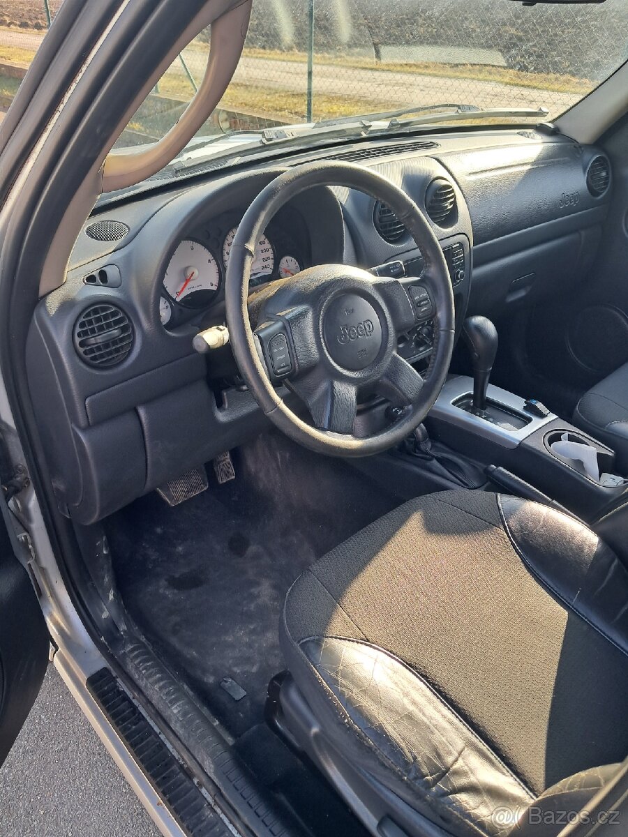 Jeep cherokee kj liberty - 5