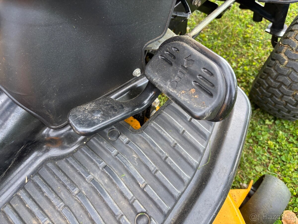 Zahradní traktor Cub Cadet i1046 - 5