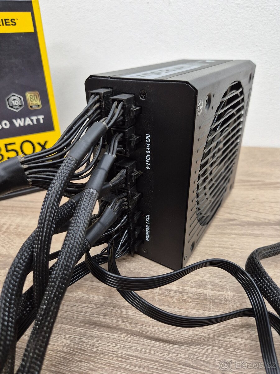 Zdroj Corsair RM850x Black 850 W - 5