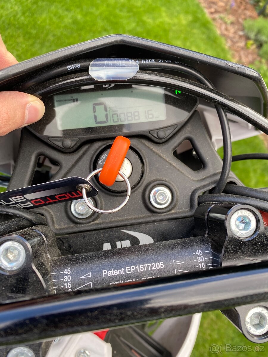 Ajp 240