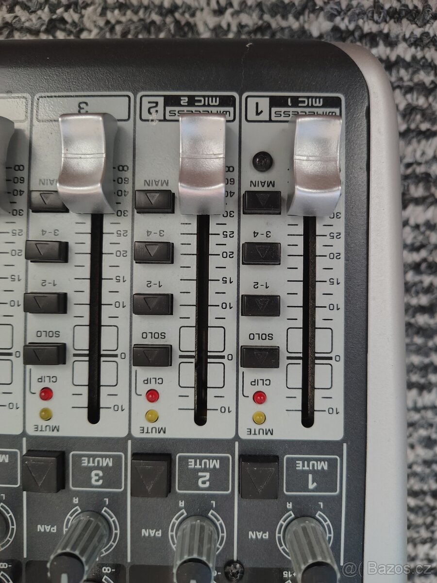 Mixážní pult Behringer Xenyx QX2442USB - 5