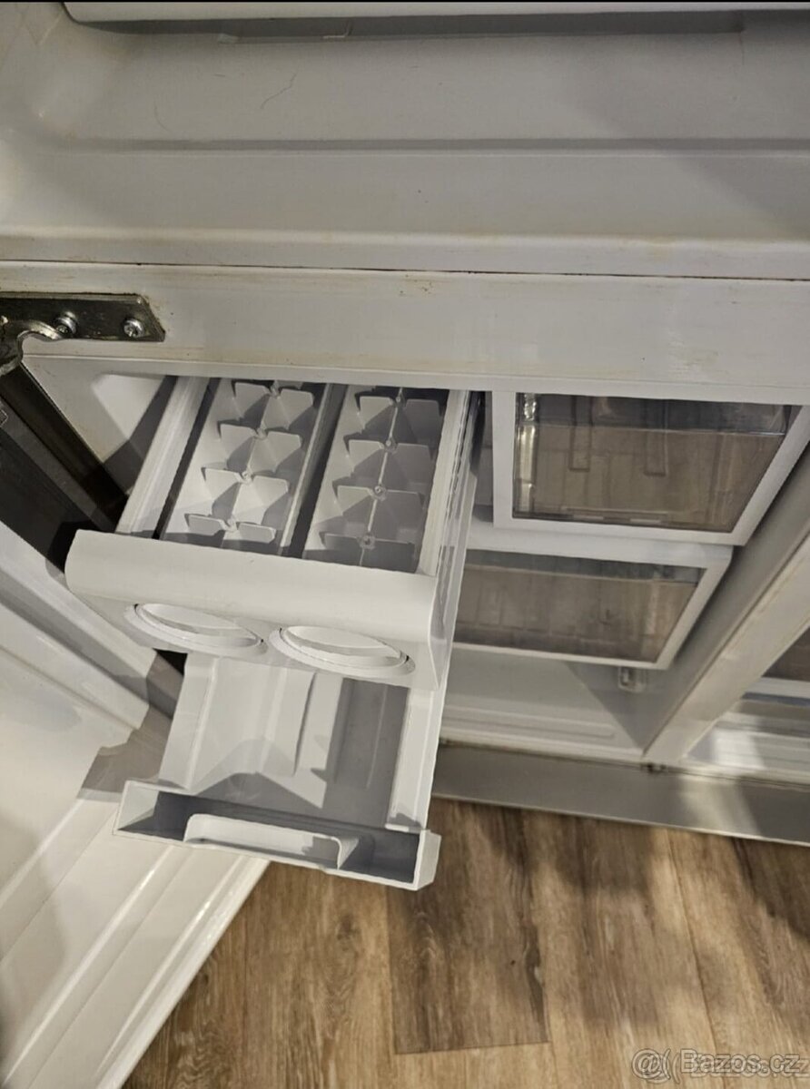 velká lednice s mrazákem Beko - 5