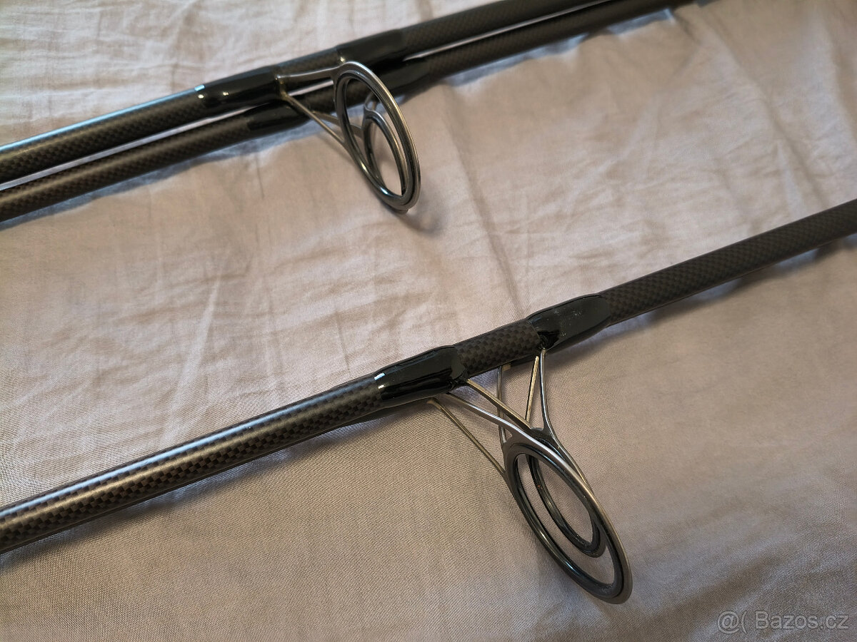 Nash Pruty Entity 3,66 m (12 ft) 3,0lb, 2 díl +obal Prologic - 5