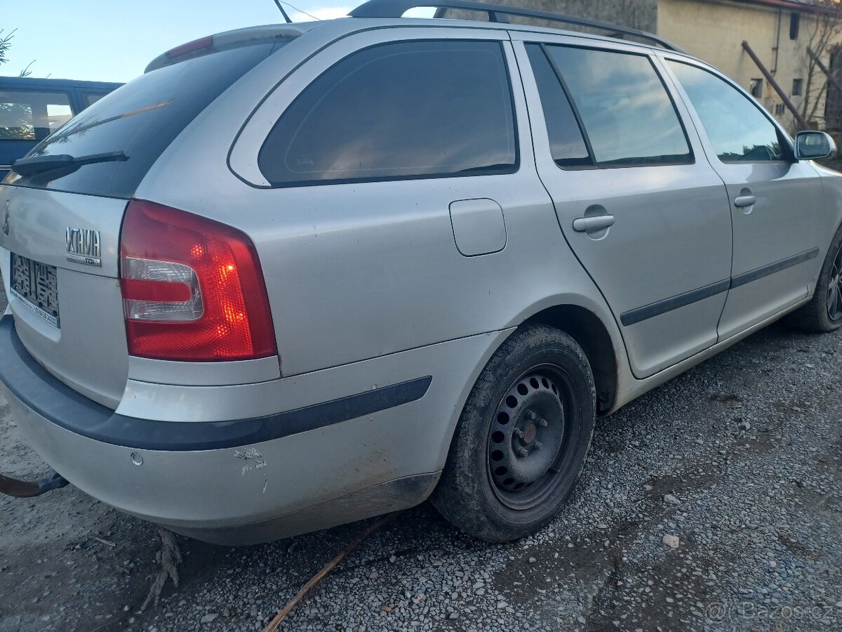 Škoda Octavia 2 kombi 1.9 tdi BLS r. 2008 - 5