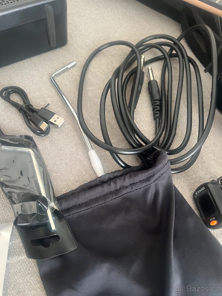 El kytara pro leváky Donner - 5