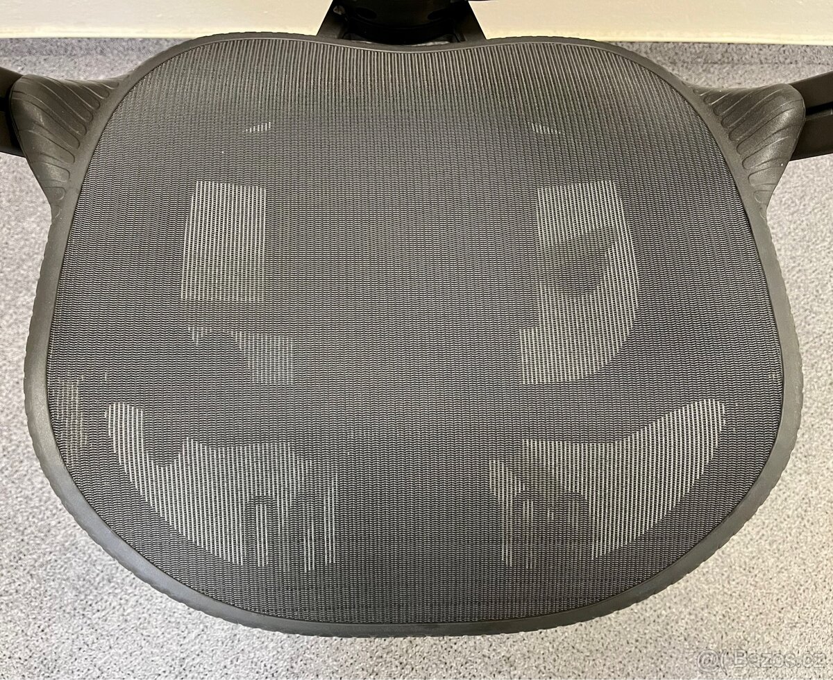 kancelářská židle Herman Miller Mirra 2 - 5