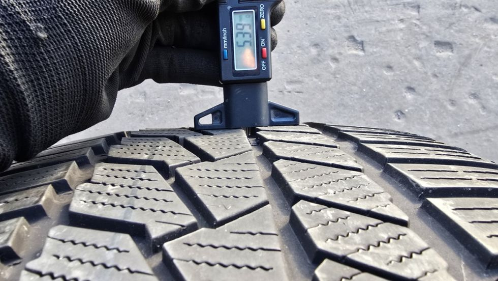 Zimní pneu 255/40/20 Continental - 5