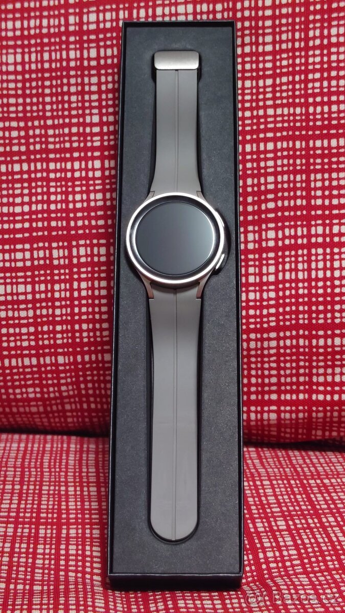 SAMSUNG Galaxy Watch 5 Pro (45 mm) LTE šedé - 5