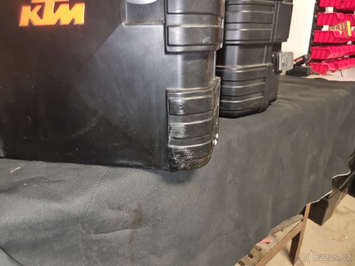 Ktm 990 adventure , boční kufry Hepco & Becker černé