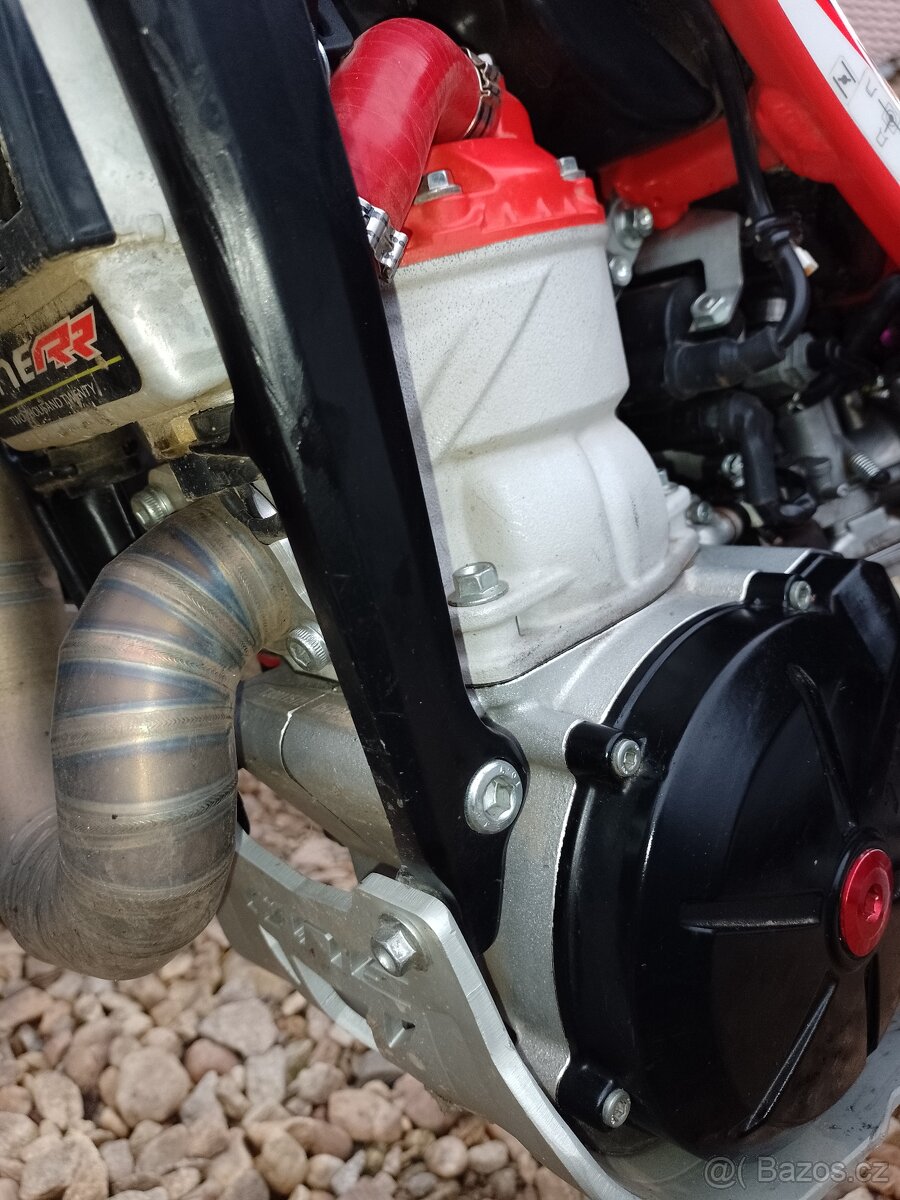 TRS One 300 RR