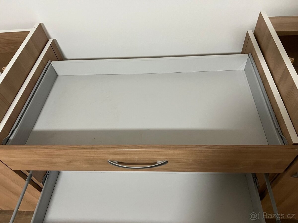 Kuchyňská linka + skříň - 5