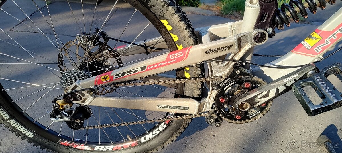 Prodám sjezdové kolo Intense 951 - 5