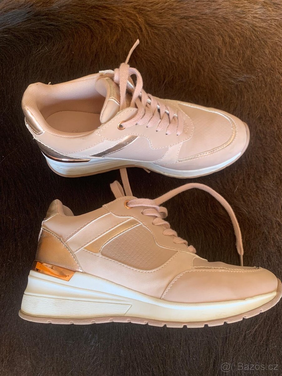 Dámské tenisky, kozačky, sandále na podpatku - 5