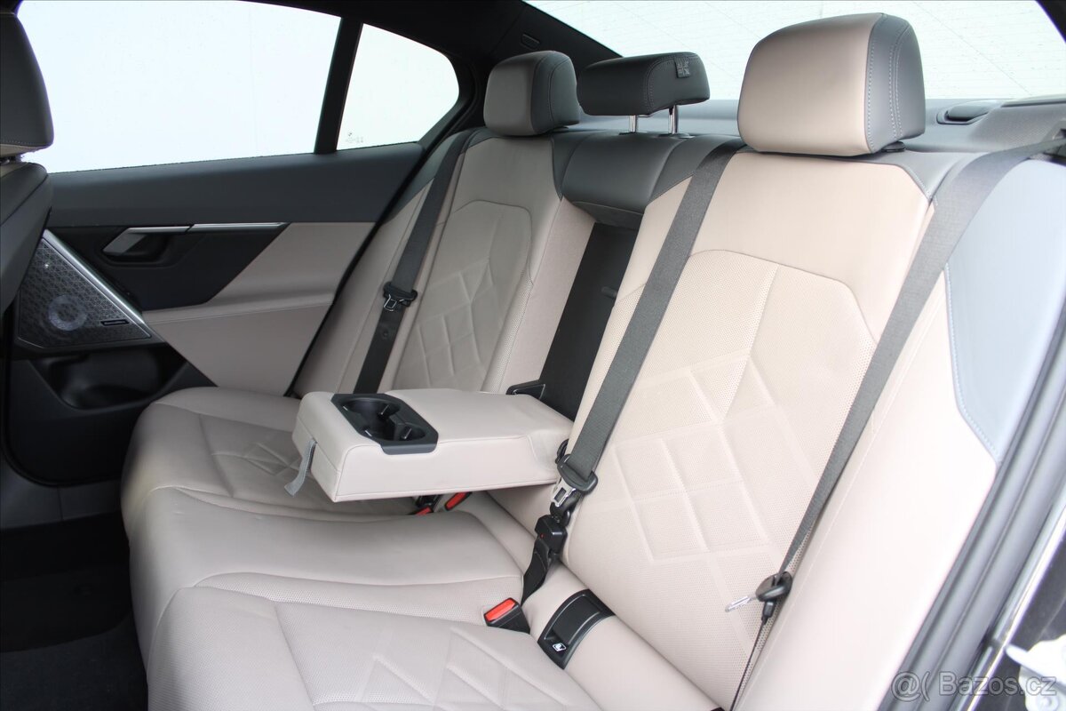 BMW Řada 5 540d xDrive M PAKET LASER ČR (2024) - 5