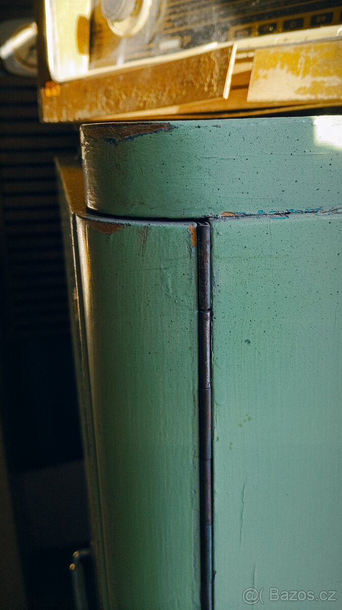 Šatní skříň v retro -industriálním stylu - 5