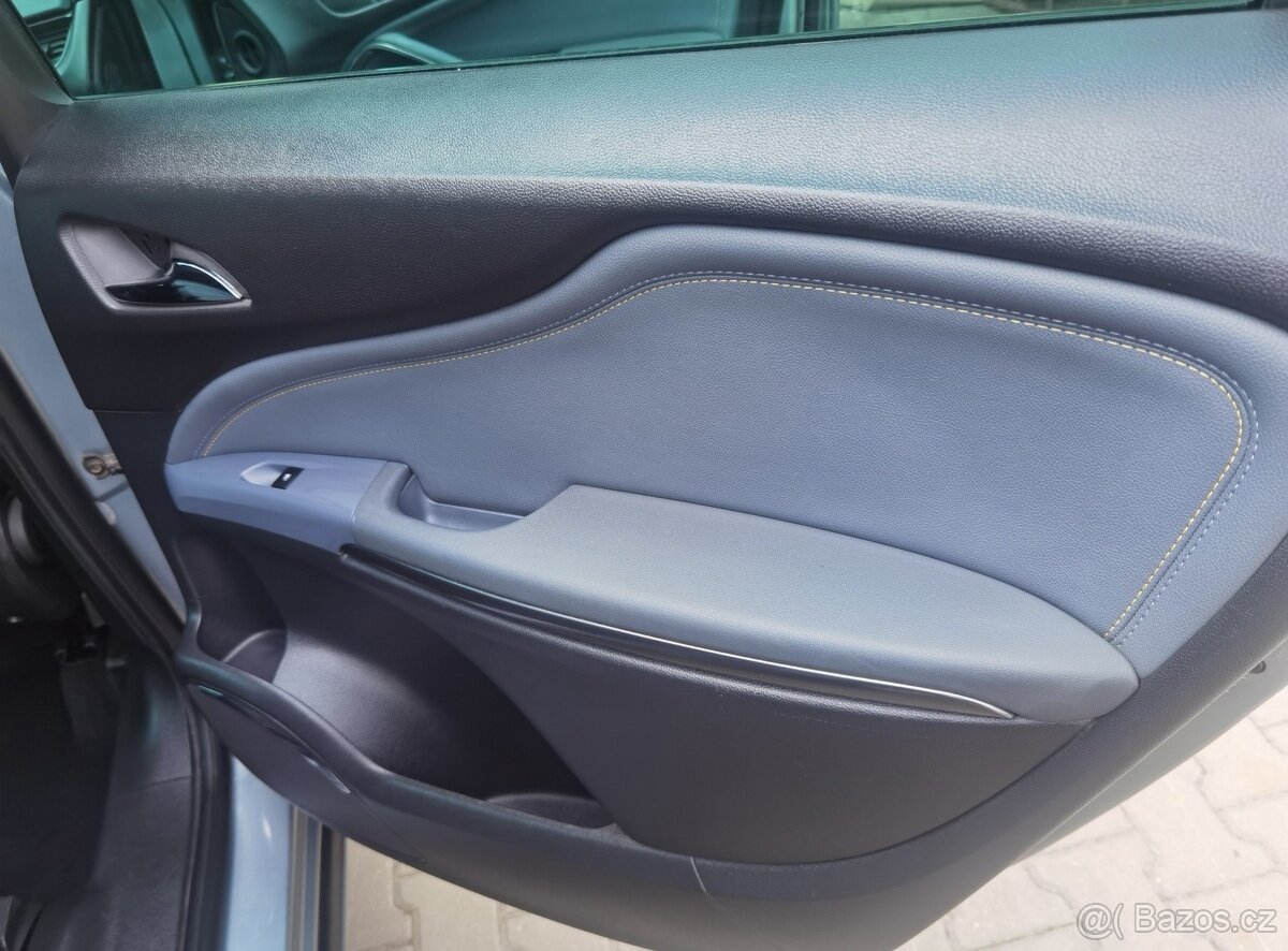 Opel Zafira Tourer 1.6 CNG 7mist - 5